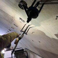 岐阜県郡上市 トンネル内におけるあと施工アンカー引張強度試験