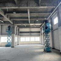 高さ7m！工場内天井へのアンカー施工（大阪府東大阪市）