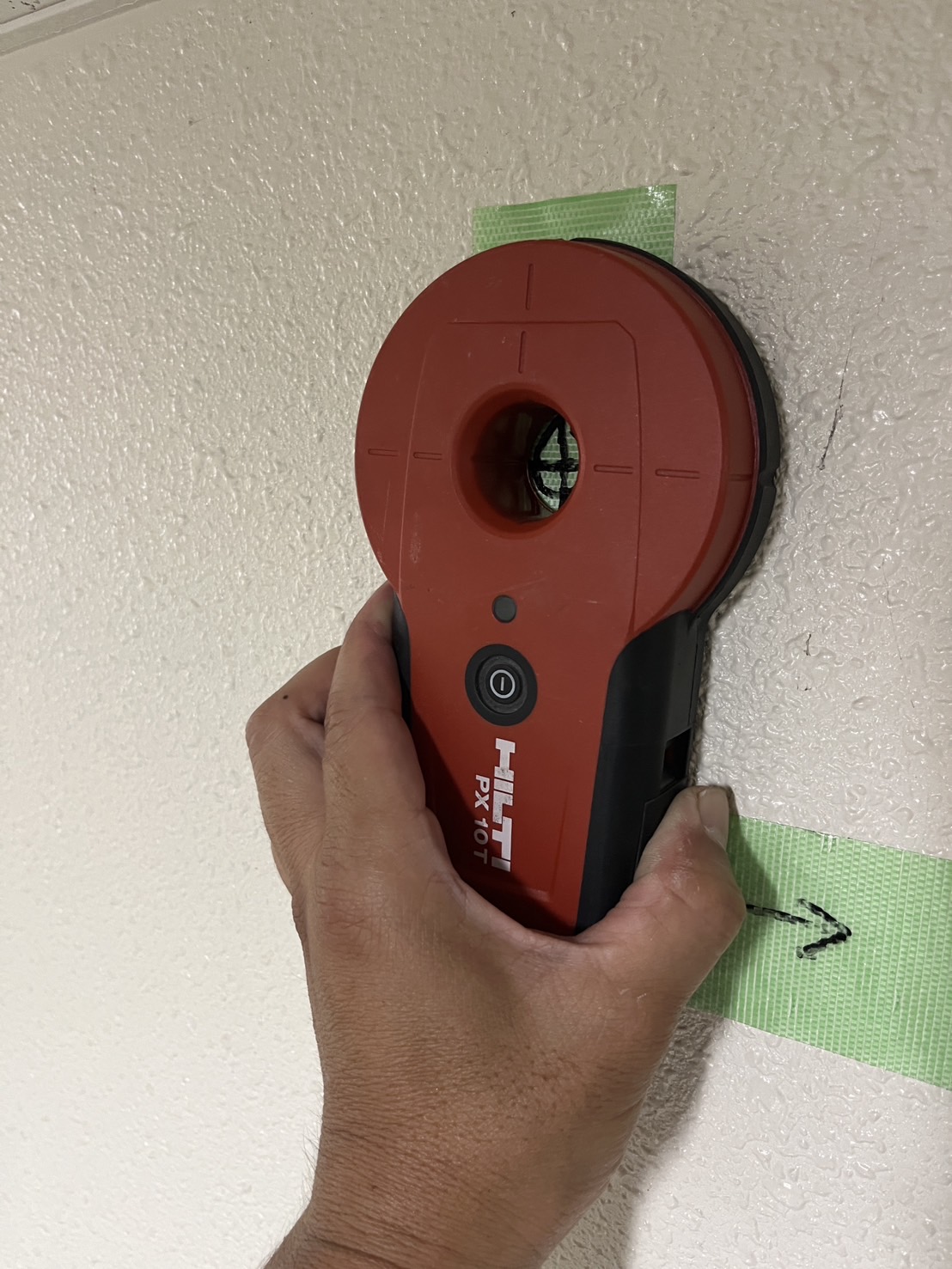 小学校体育館でのX線検査装置設置状況